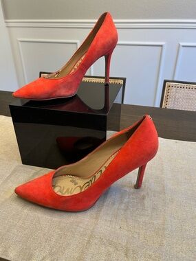 Red Suede Pointed-Toe Stiletto Pumps Poor Condition Very Worn Size 10